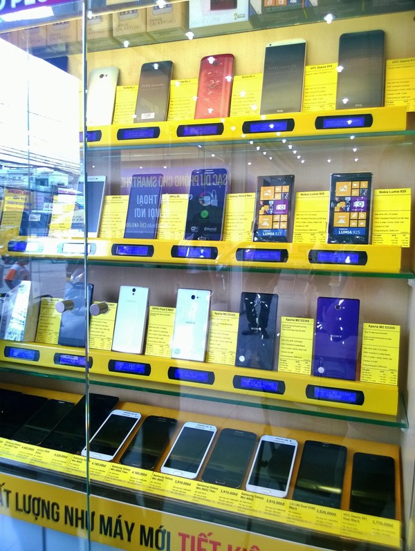Hệ thống cập nhật giá điện thoại trong cửa hàng